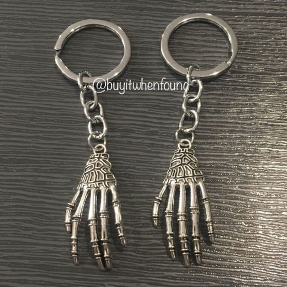 Skeleton Hand Gothic Skull Keychains - Picture 1 of 5